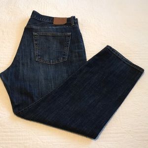 Lucky Brand Jeans. Dark distressed jeans. 221 Original Straight. W40 L30.